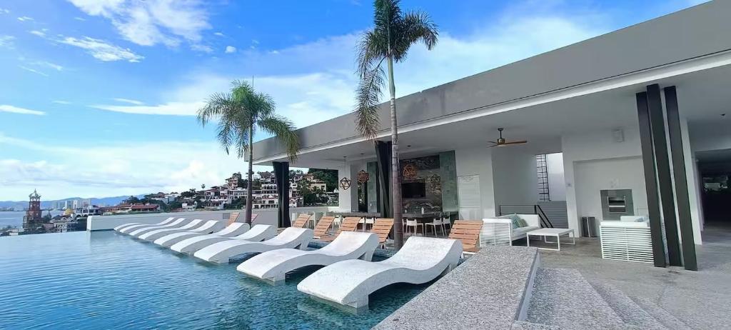 Avida Condo Romantic Zone Gym Rooftop Pool - 2