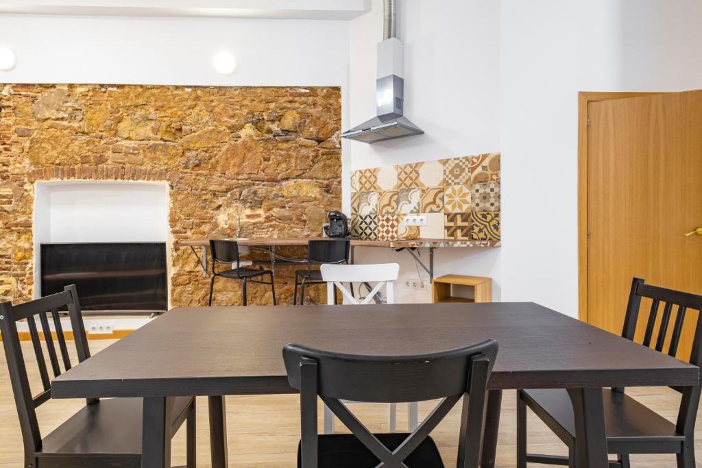 BRAND NEW Pl Espana Sants Fira Apartment 2024 Built, Aplus, AirCon & Heating, Gigabit WiFi, Parking - 2