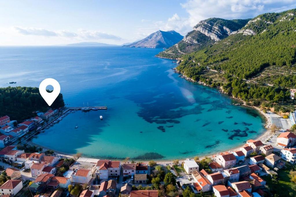 House 11, 3 bedrooms, just near the sea, , Žuljana bay, Žuljana