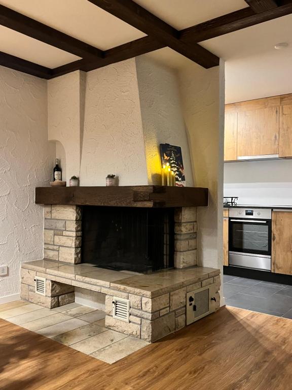 Neu-renovierte - Nov 24 - 2,5 Zi Wohnung mit Traum-Aussicht - 3