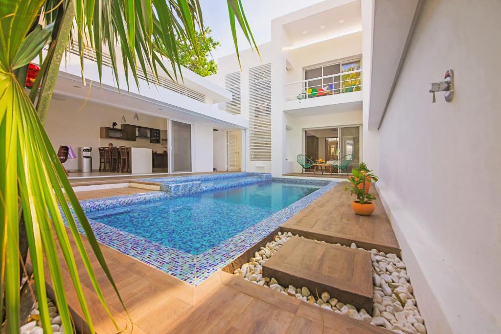 Casa Privada, Piscina Privada, 3 Cuadras Malecón - 3