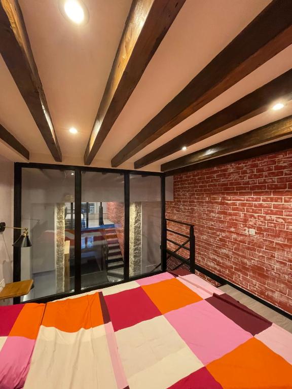 Loft 8, Nicea