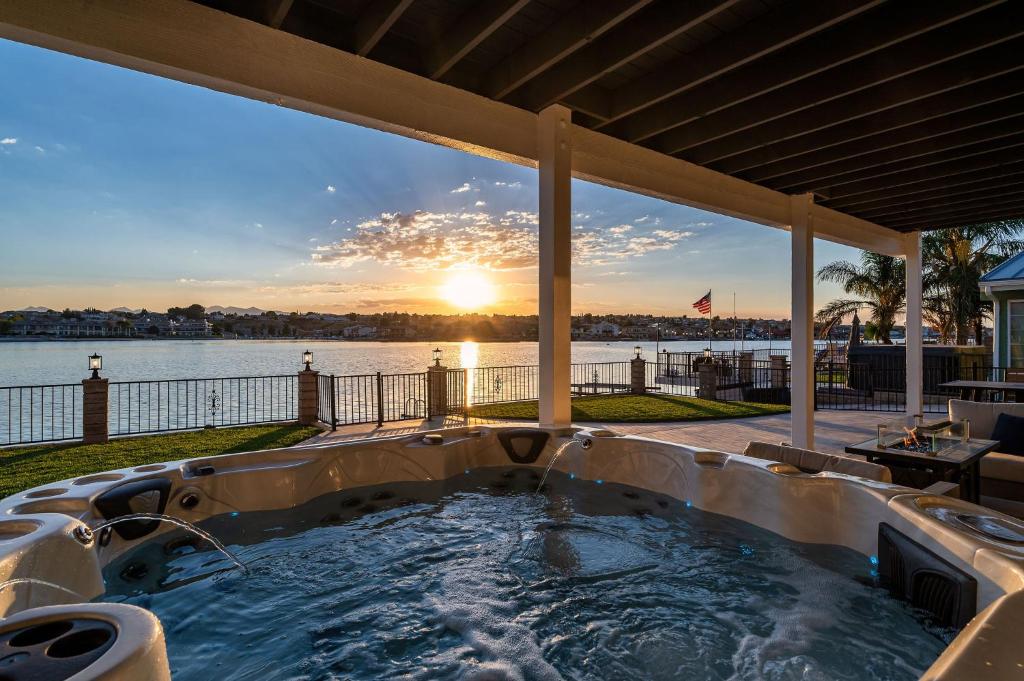 The Lakefront Oasis, Victorville