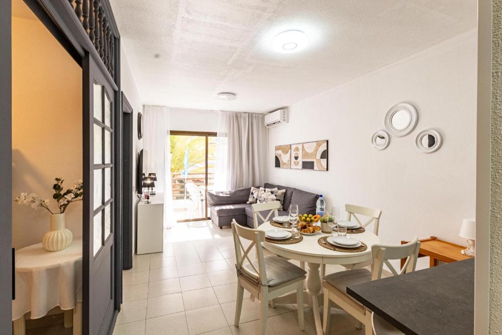 Beachside Apartment by Dream Homes Tenerife - 5
