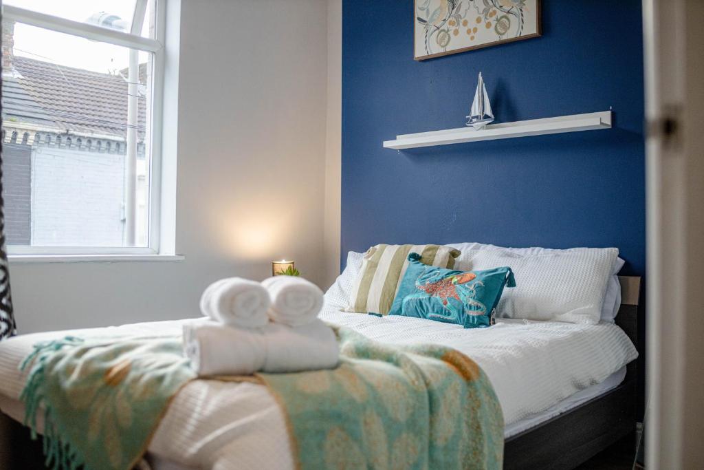 The Shamrock Stadium Side Retreat - Spacious House - Free Parking, Liverpool