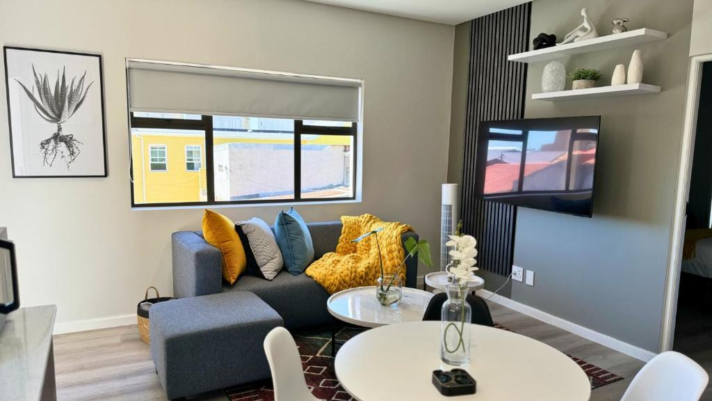 Obs Centre Twin Peaks, Kapské Město