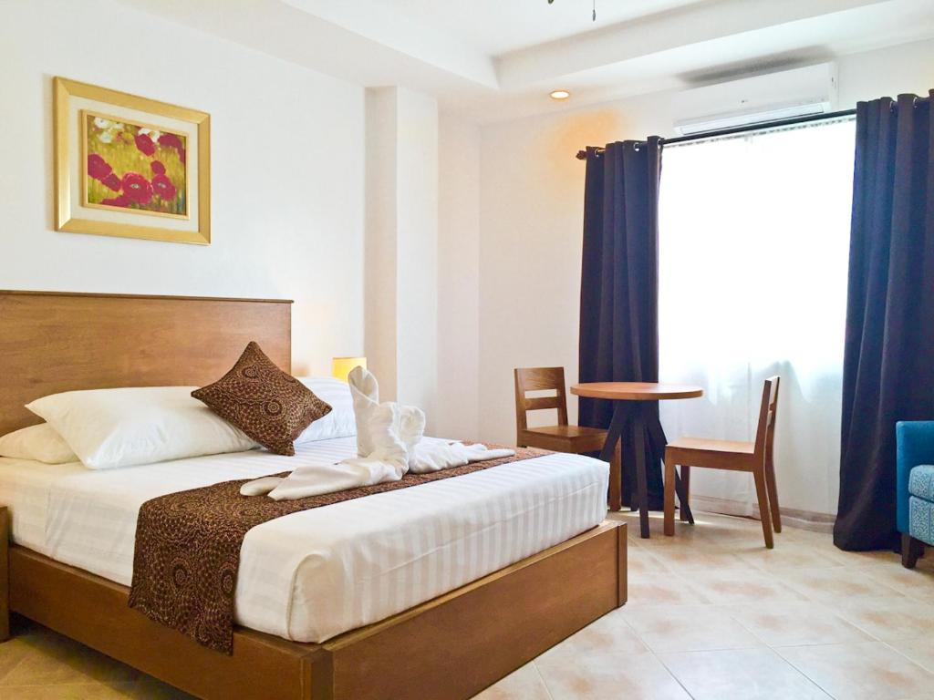 더 펍 호텔 (The Pub Hotel)