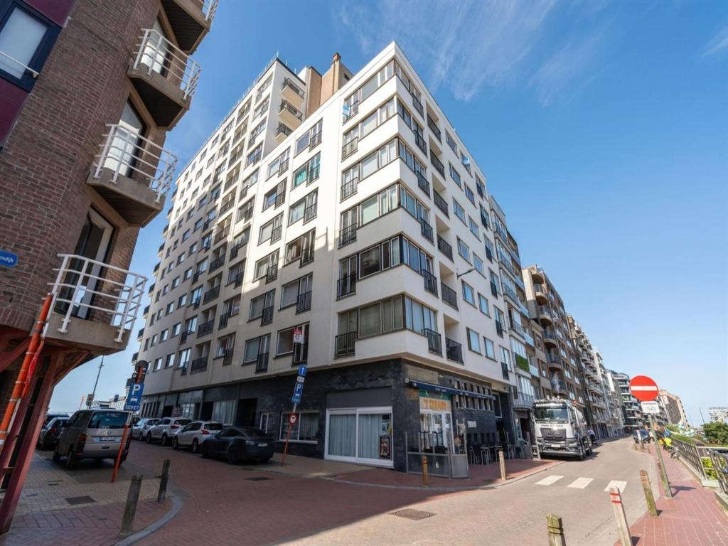 Flat in Bruges with Panoramic City Views, Blankenberge
