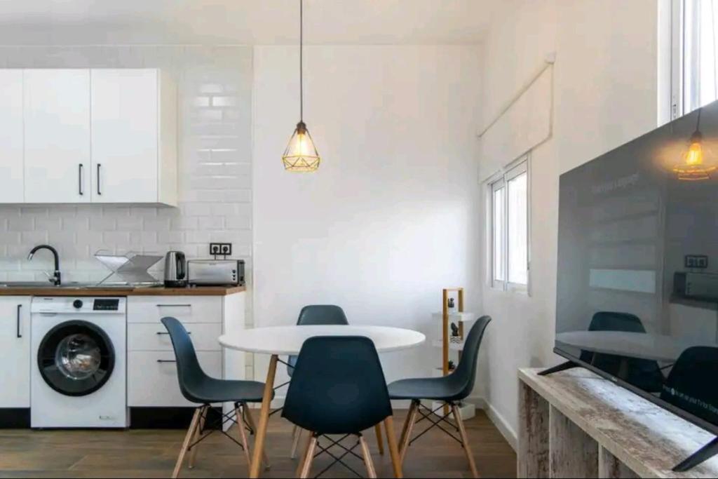 Stylish & Spacious Fully Equipped Studio-4 minutes walk to Albufereta Beach - 3