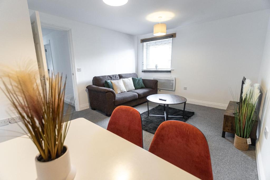 Contractors - Spacious - Long Stays, Swindon