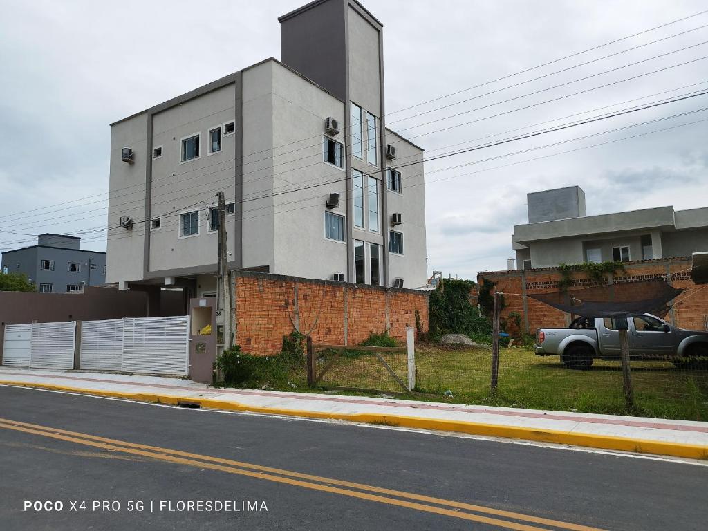 Apartamento 1 4 Bombinhas fino acabamento 전경