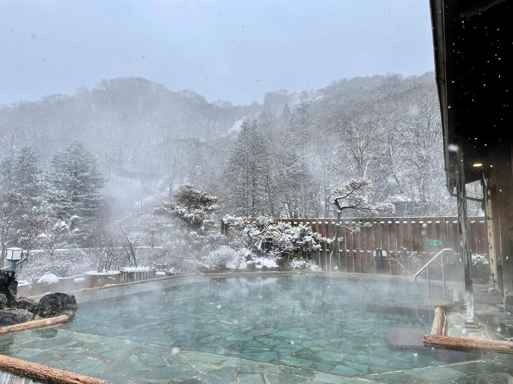 Hot spring bath