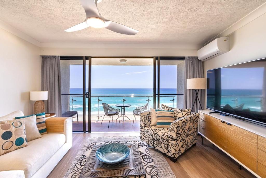 Ocean Front Escape on Palm Beach, Gold Coast