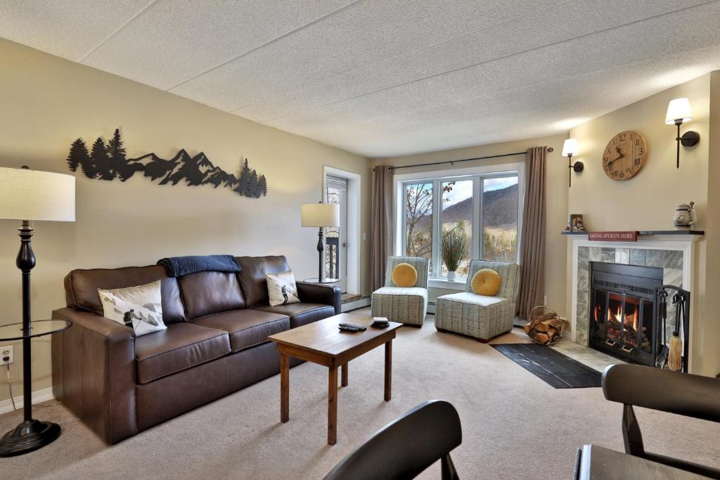 Pico Mountain Condo C-307 - 1 BR, 1BA Steps to Pico Ski Slopes, Bus to Killington, Killington