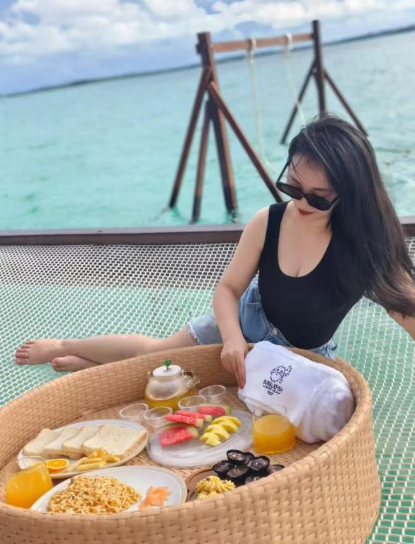 Food and beverages, Bubblefish Water Villa in Semporna