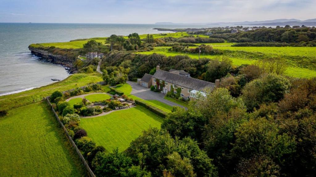 Cae'r Borth, Moelfre