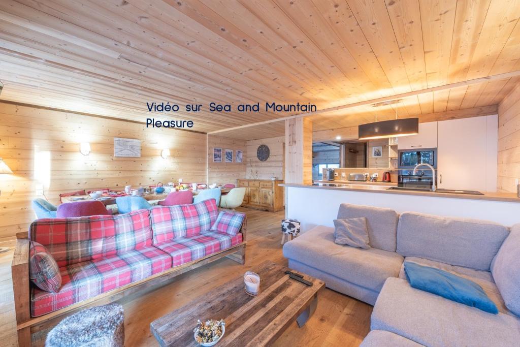 Chalet Alpe d'Huez 1850-Sea and Mountain Pleasure Avec 2 appartements- 1 Appartement 3 Chambres 8 Couchages - 3 Salles d'eau et 1 Appartement 5 Chambres 12 Couchages 5 Salles d'eau - Jacuzzi et Sauna -Pieds des Pistes et Centre - 1