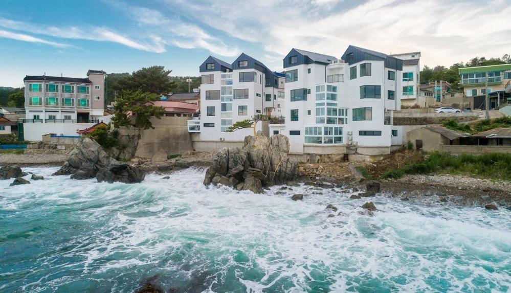 Waytree Ocean View Pool Villa, Kjongdžu