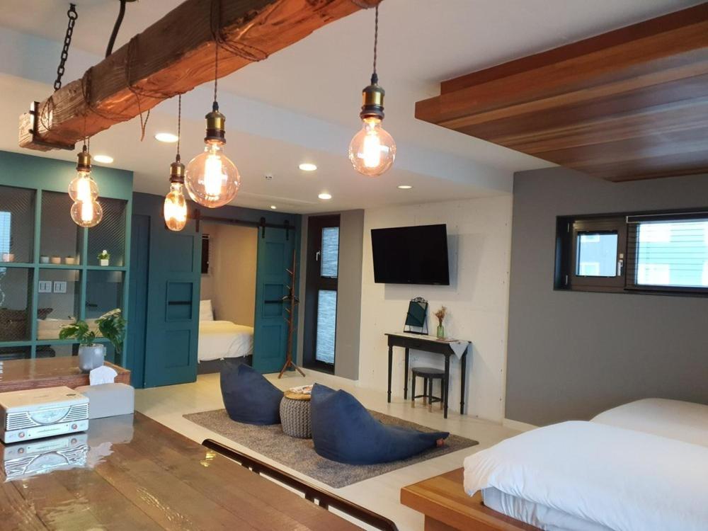 The Luce & House, Čedžu