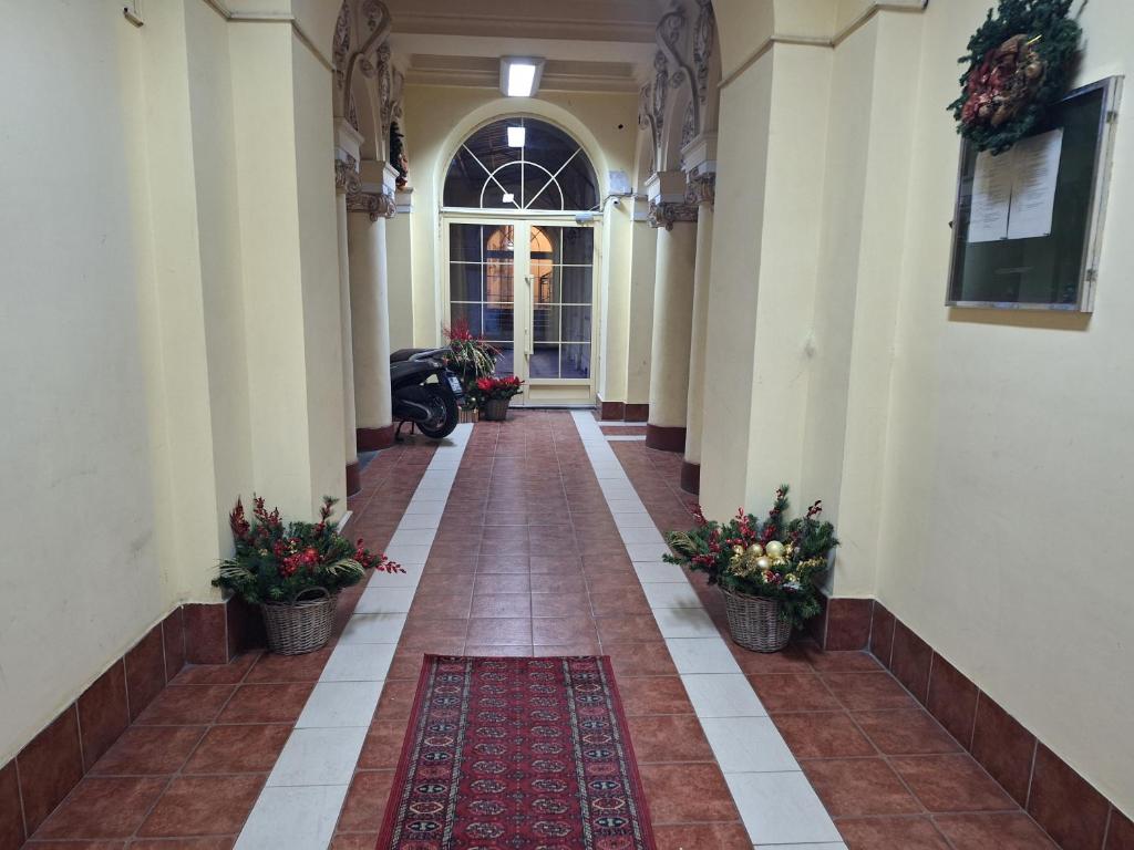 NOBLES APARTMENT 4**** - 4