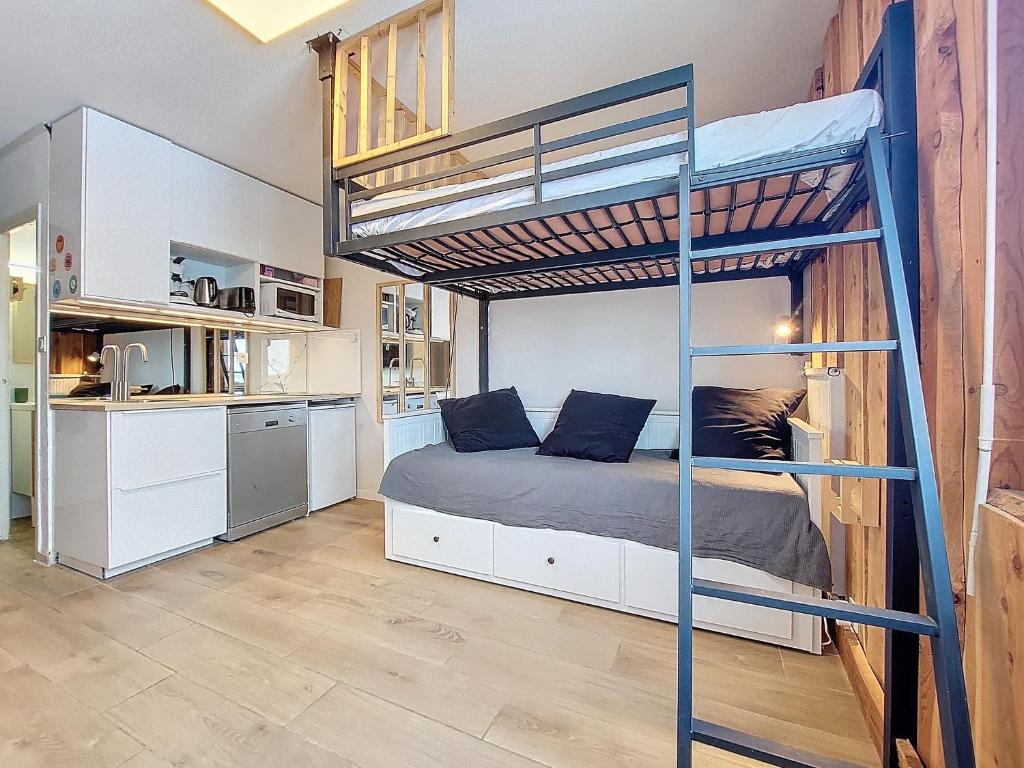 Studio chaleureux rénové au pied des pistes - 1