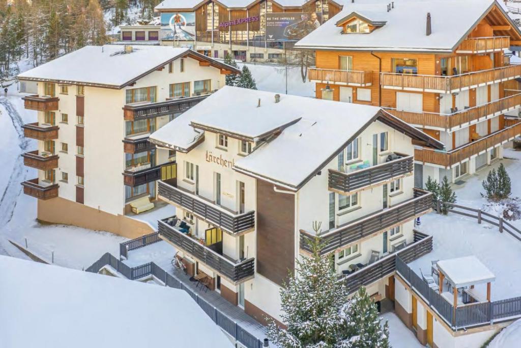 Chalet Lärchenheim, central SaasFee close to AlpinExpress, Saas-Fee