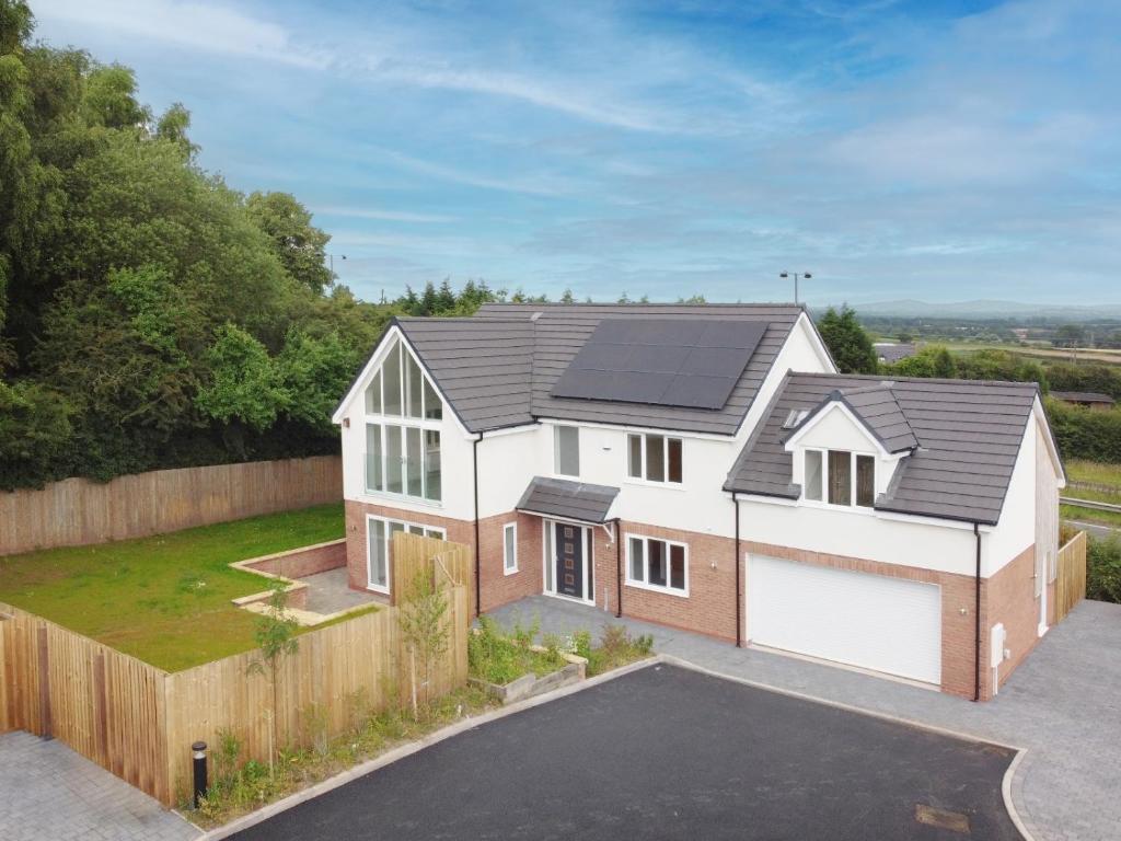 Superb large accommodation, Stourport