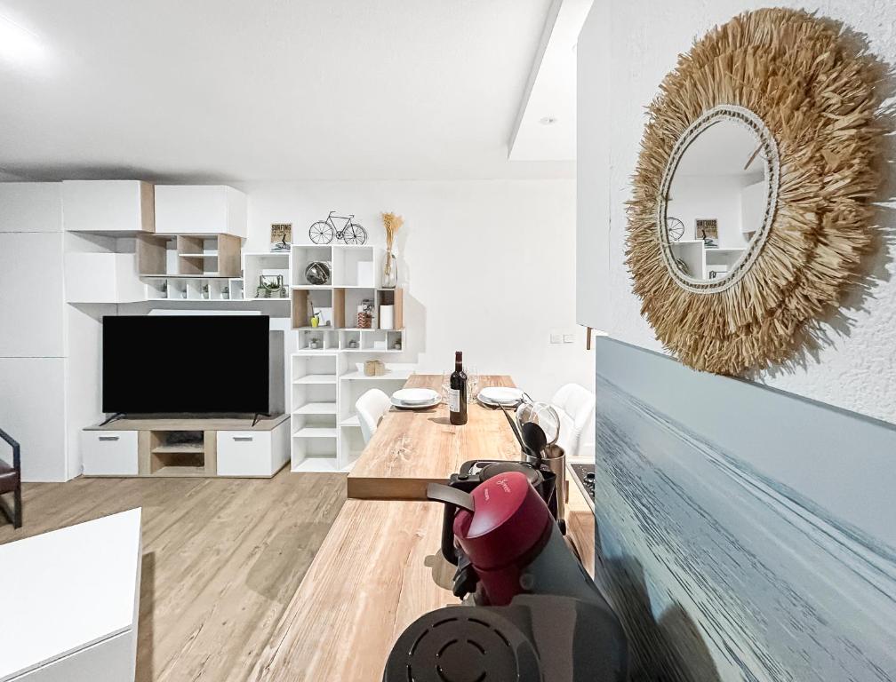 T2 35m2 clim, piscine, balcon et parking privé à 2 pas du port Santa Lucia - 5