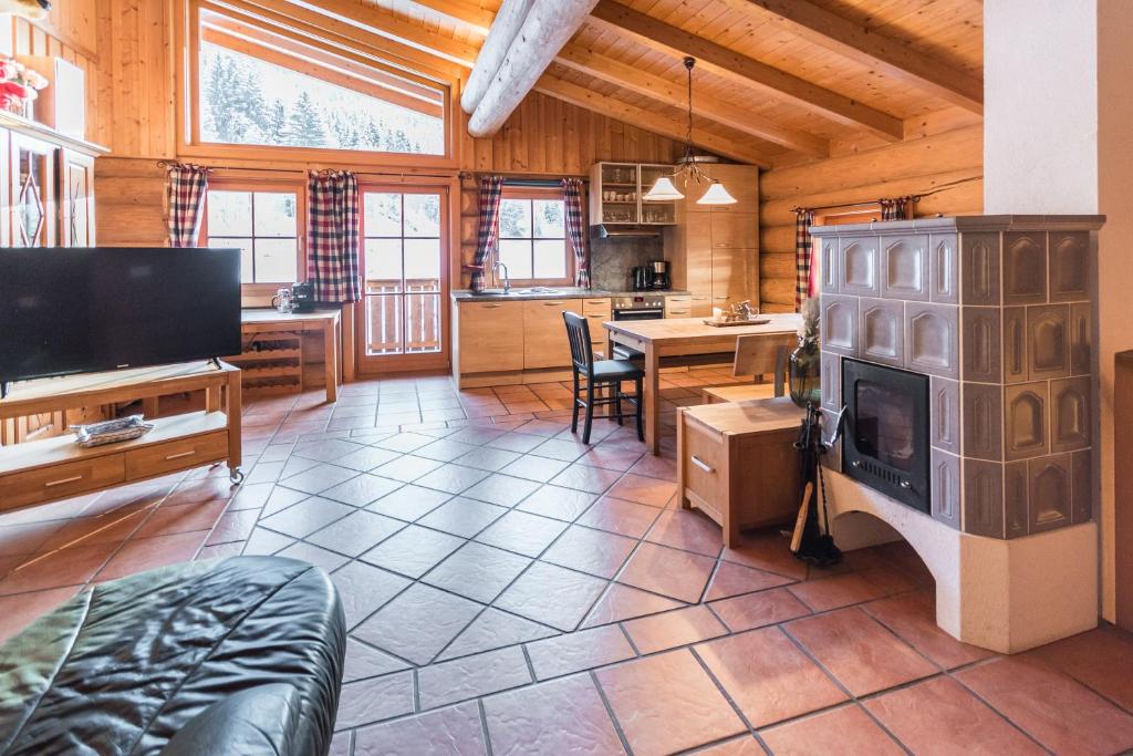Ski-N-Lake Chalet One - 4