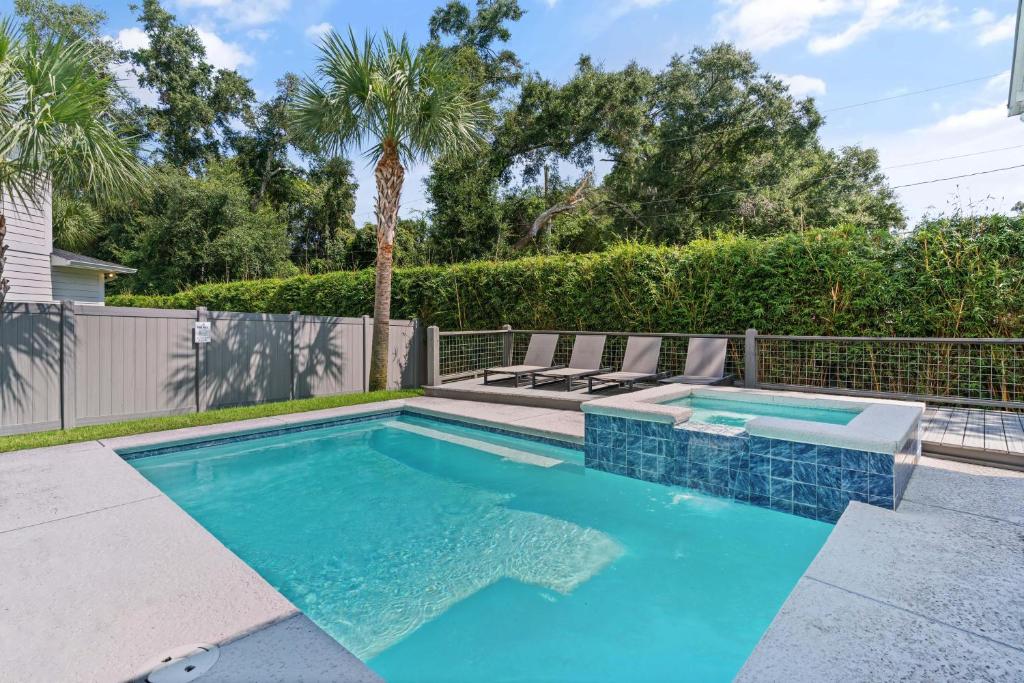 Hook, Wine & Sinker - 20 Couper Place, Mallory Park