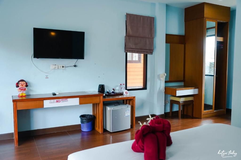 Shared lounge/TV area