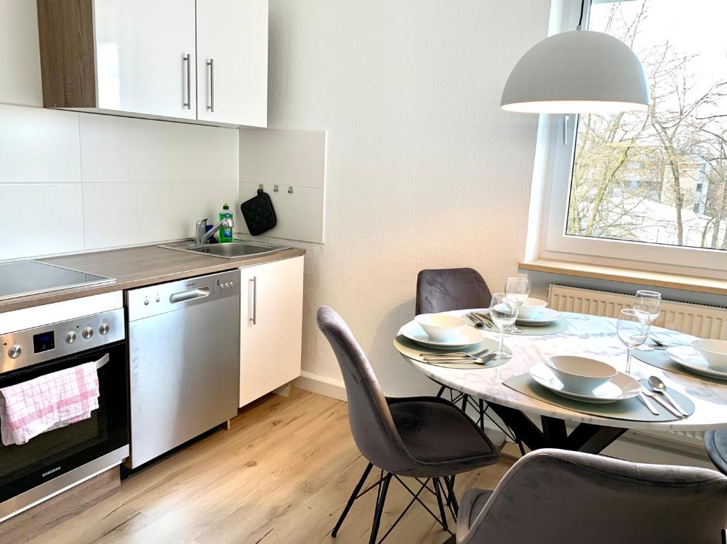 Modern 2-Bedroom Apartment Near Messe 2-4 Guests - 3