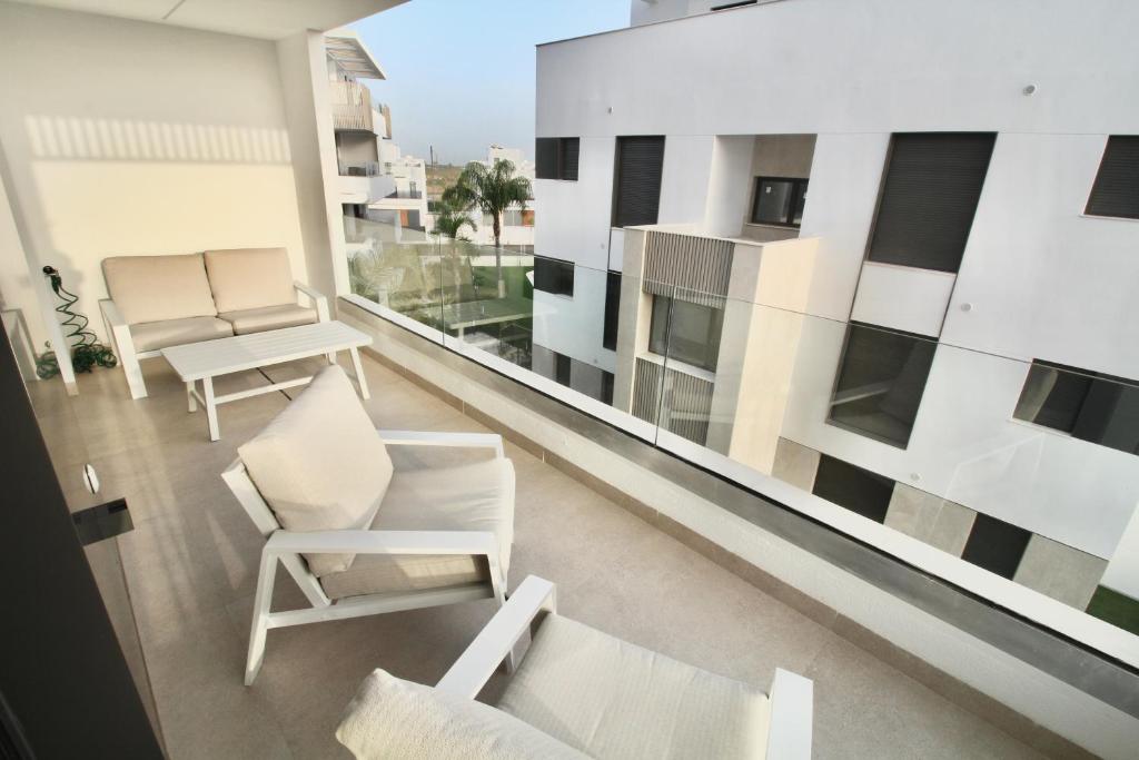 Two Bedroom Modern Apartment In Mirador Santa Rosalia - 4