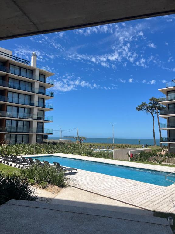 Hermoso Apto Frente al Mar - 1