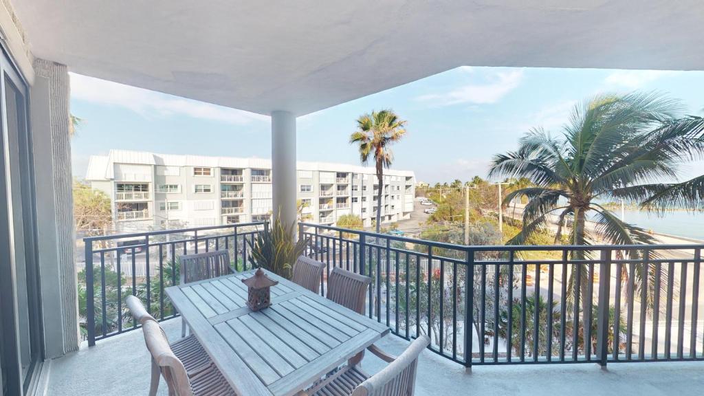 On the Rocks, Key West