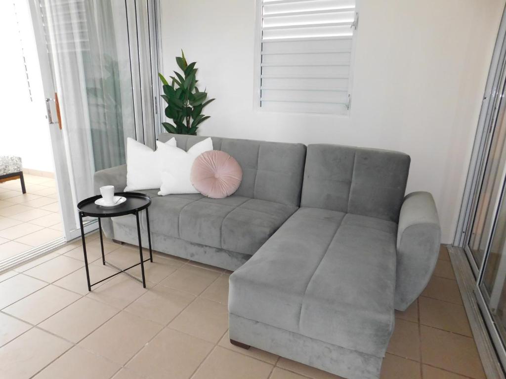 Apartment Close to Beach & Private Parking, San Juan