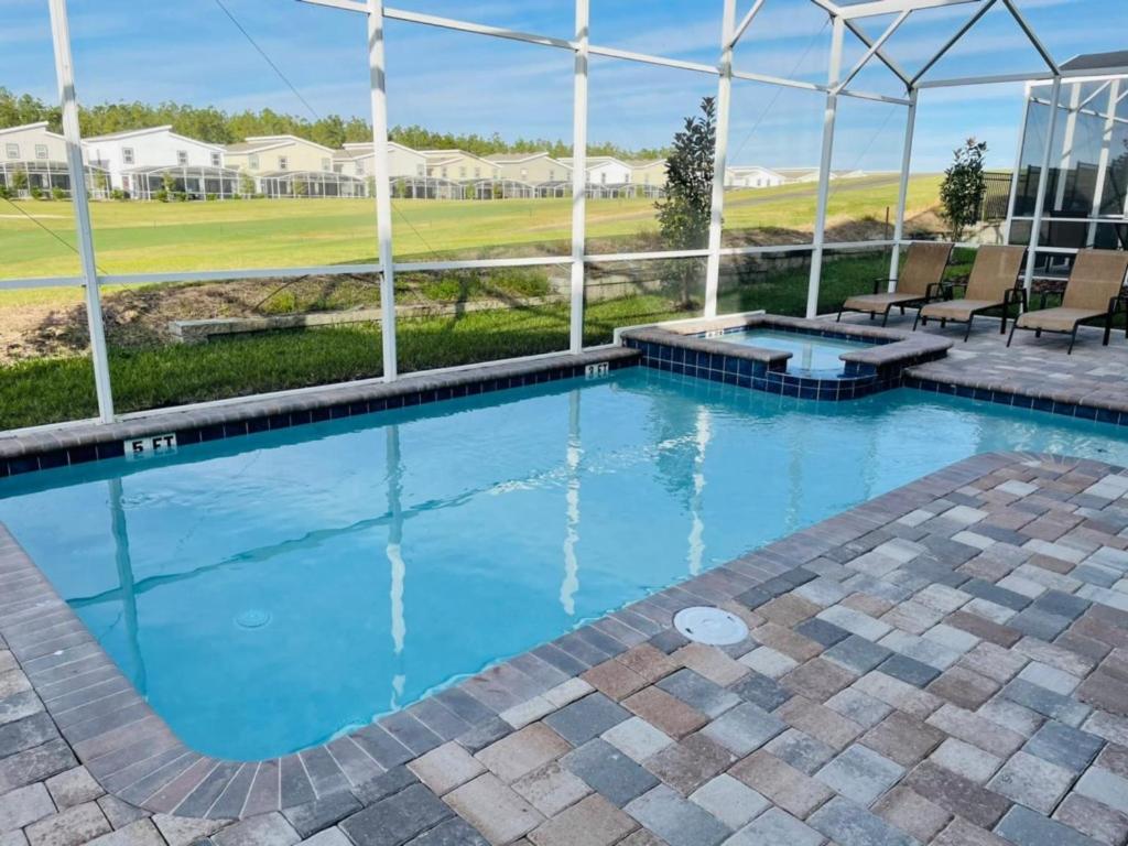 Golf Course View 9 bd 5 Bath private Pool Spa 183, Kissimmee