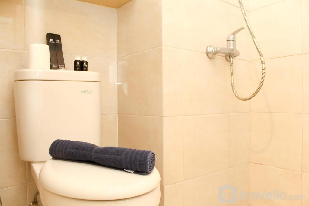 Tidy and Homey Studio Apartment at Mustika Golf Residence By Travelio, Cikarang