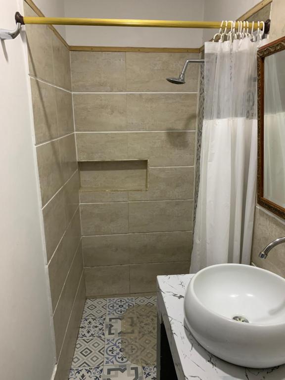HOSTEL M&H - 4