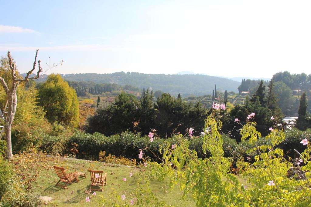 Mas Chamarel à Sanary-sur-Mer au milieu des vignes et oliviers - 4
