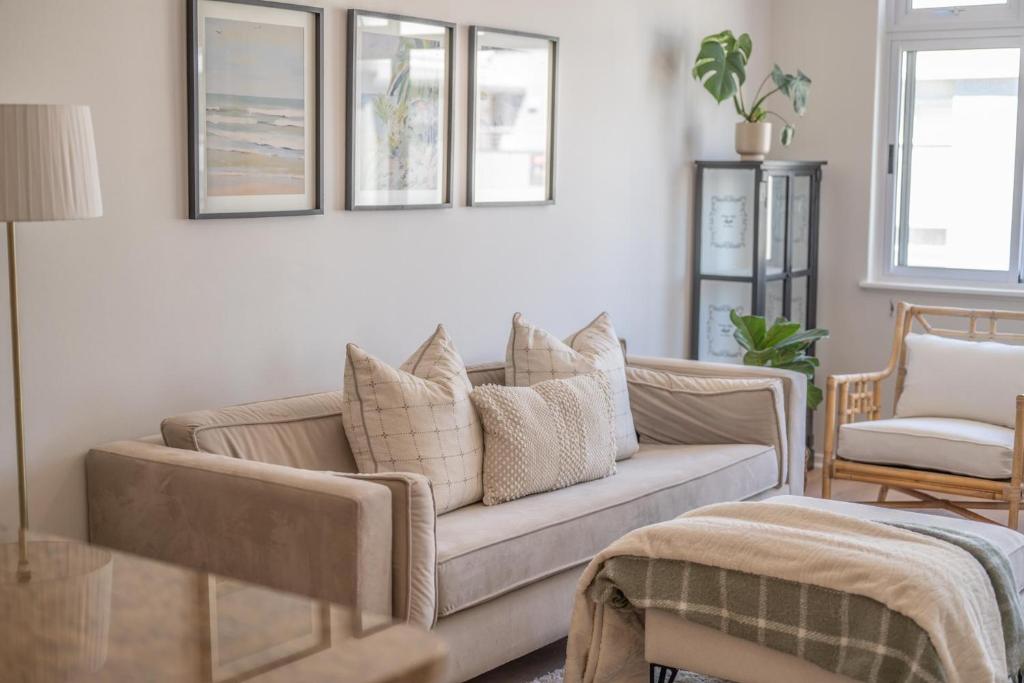 The 405 Shoreham Escape, Kapské Město