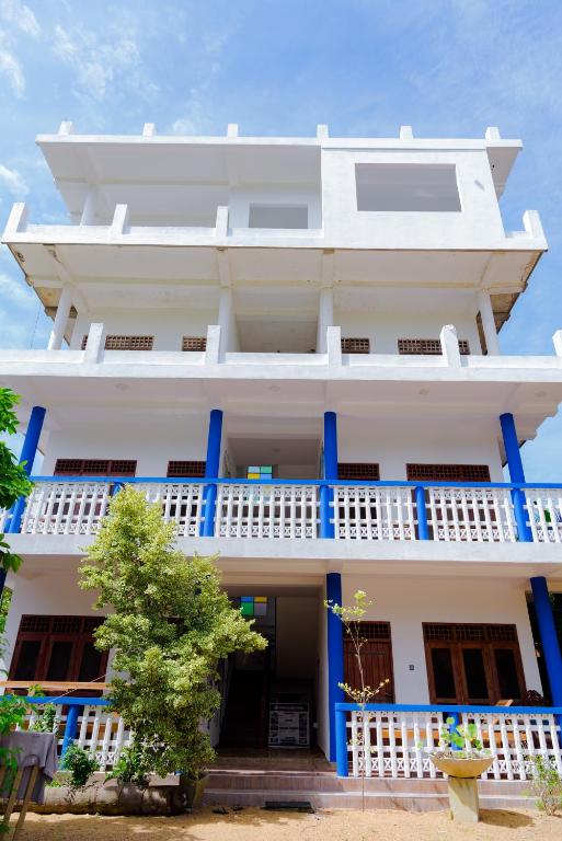 Charith Guest, Tangalle