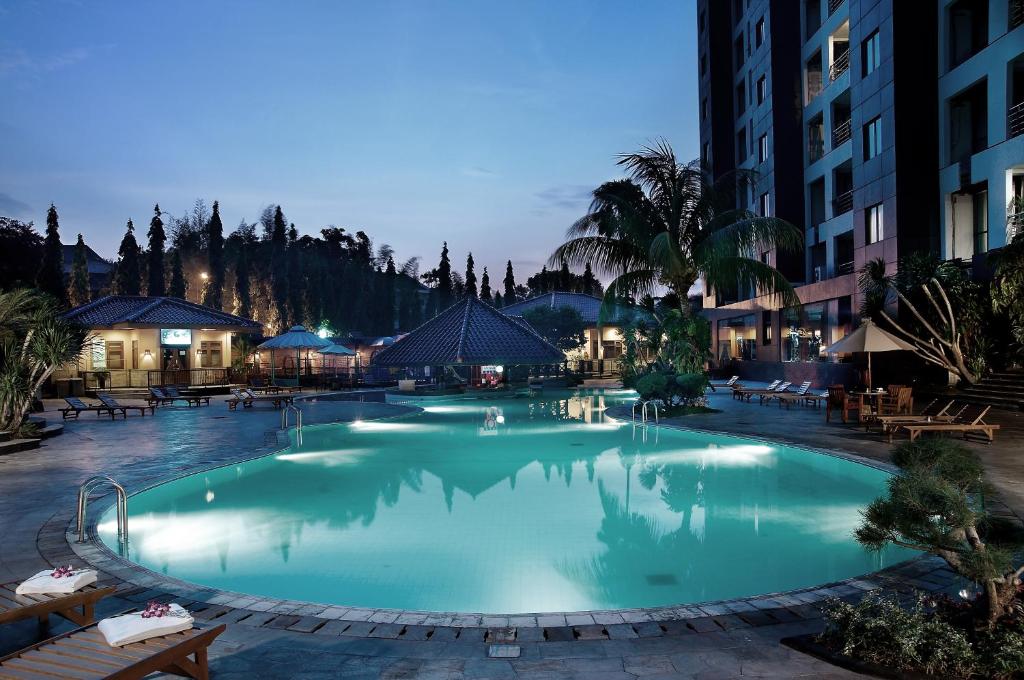 Swimming pool, Kristal Hotel Jakarta in Jakarta