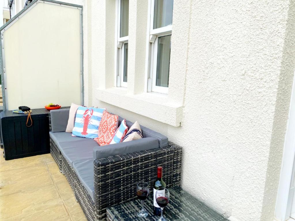 No1 Marina Court, Torquay photo 6