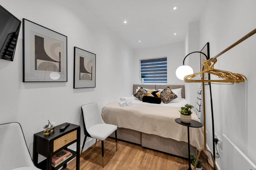 Petite Bliss, Charming Studio Hideaway, Hanwell