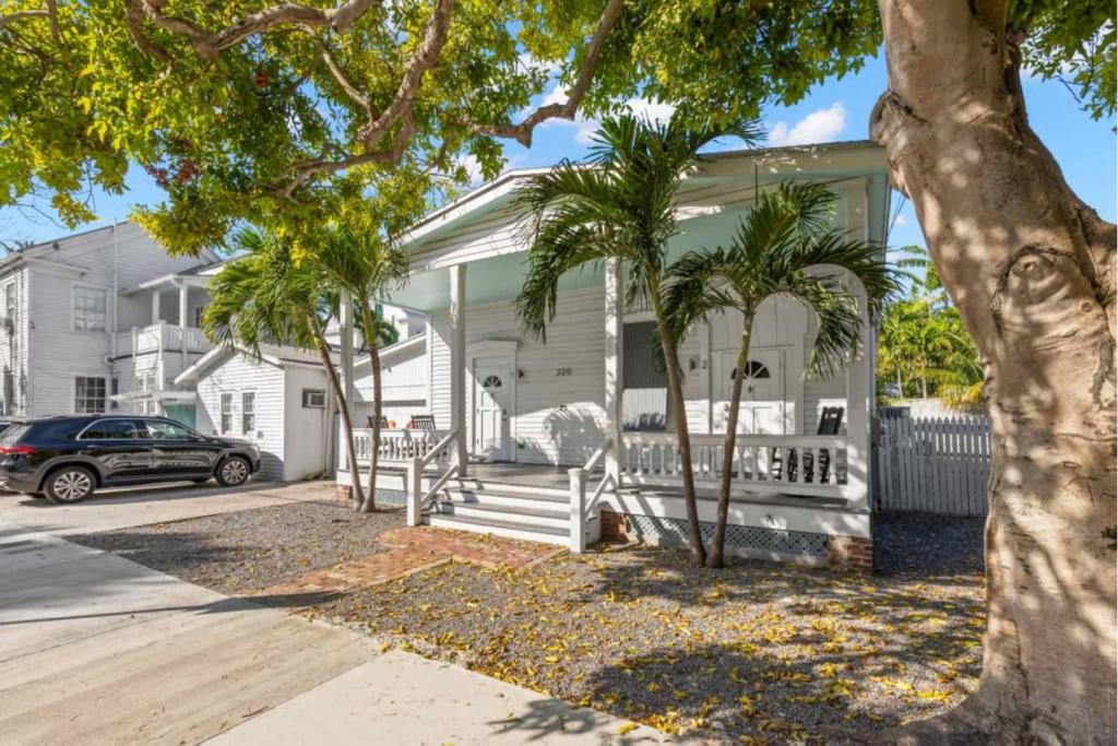 Mesa House, Dos -Unreal Location, Key West
