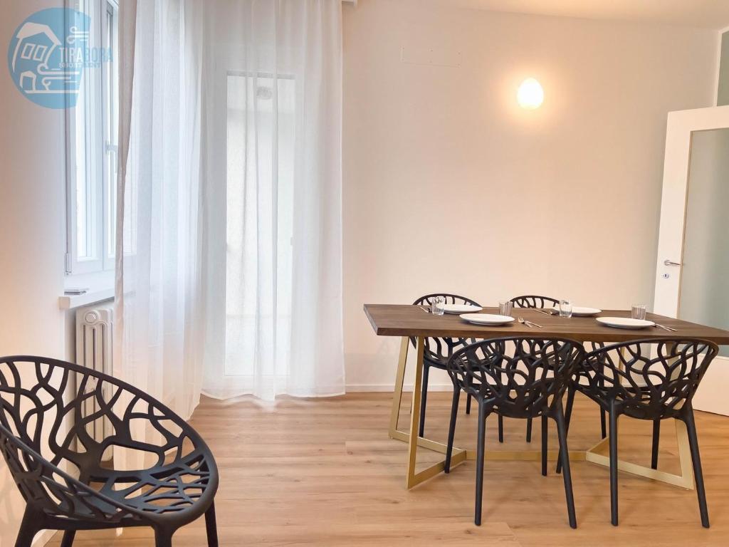 Largo Papa Tirabora Short Rent - 5