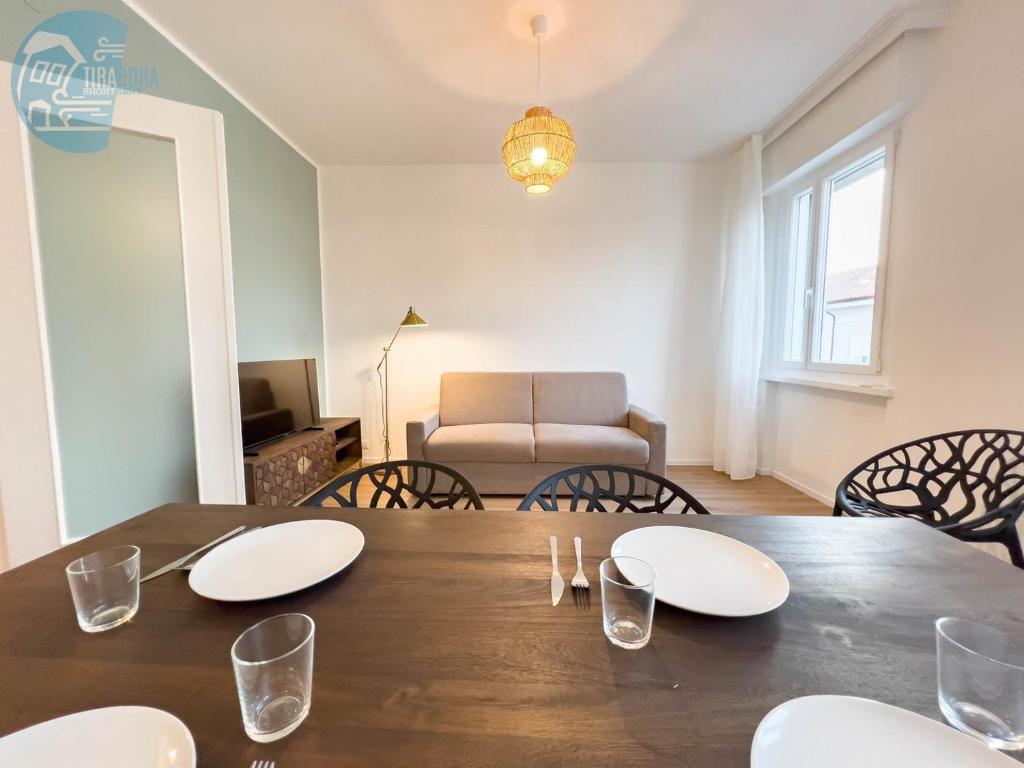 Largo Papa Tirabora Short Rent - 3