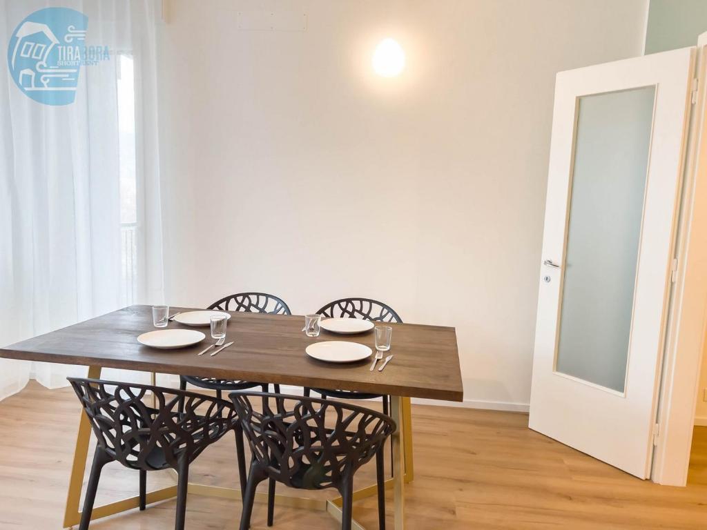 Largo Papa Tirabora Short Rent - 4