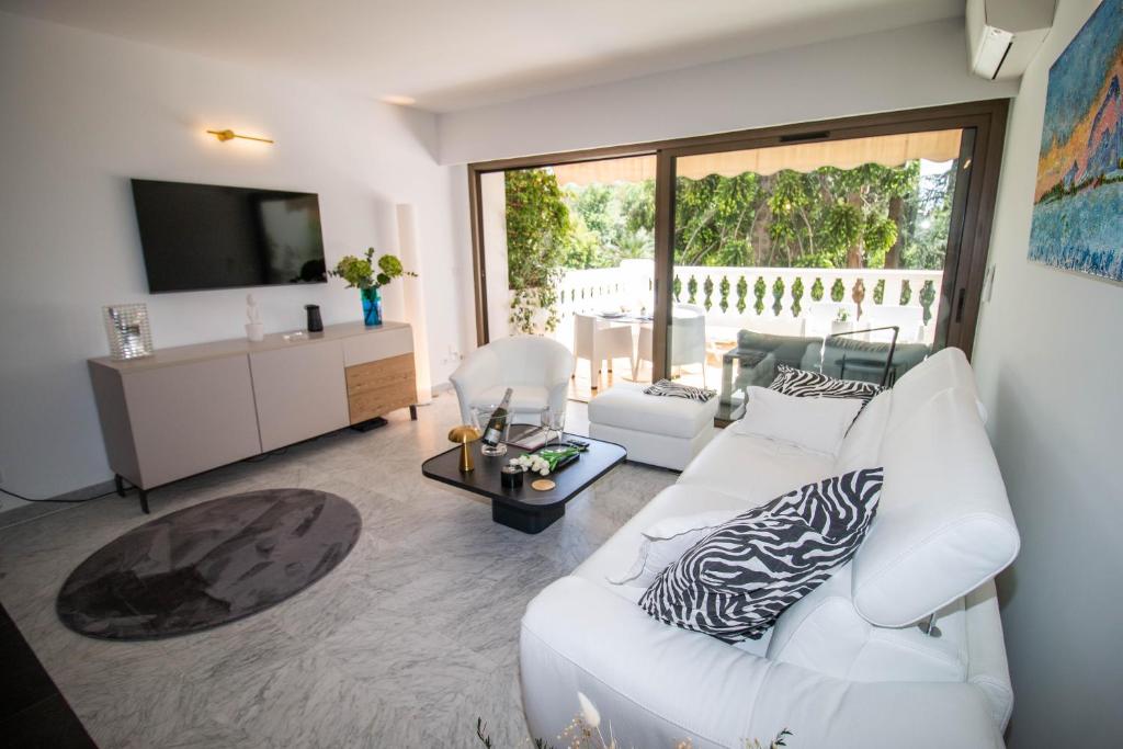 Calme absolu, élégant et arboré avec piscine, Cannes